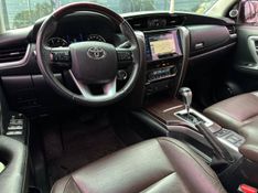 Toyota Hilux SW4 SRX 4×4 2.8 TDI 16V Dies Aut. 2017/2018 CONCEPT MOTORS PASSO FUNDO / Carros no Vale