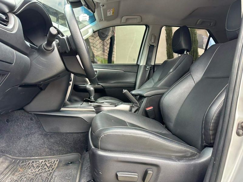 Toyota Hilux SW4 SRX 4×4 2.8 TDI 16V Dies Aut. 2022/2022 CONCEPT MOTORS PASSO FUNDO / Carros no Vale