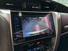 Toyota Hilux SW4 SRX 4×4 2.8 TDI 16V Dies Aut. 2017/2018 CONCEPT MOTORS PASSO FUNDO / Carros no Vale