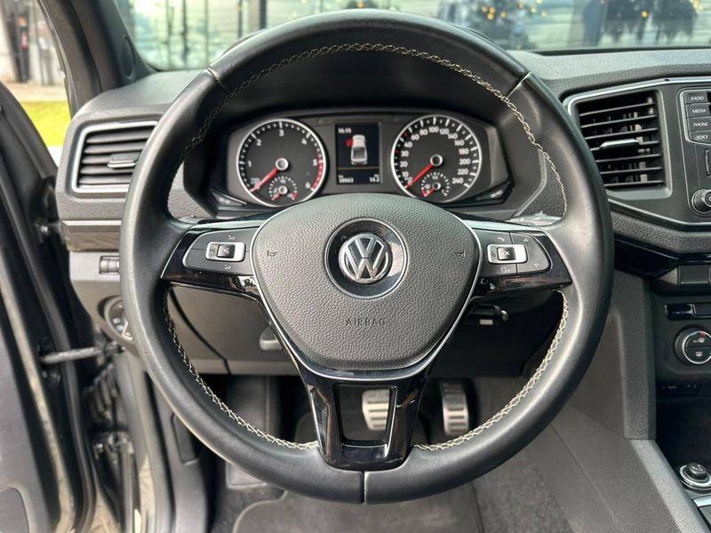 Volkswagen Amarok Extreme CD 3.0 4×4 TB Dies Aut. 2023/2024 CONCEPT MOTORS PASSO FUNDO / Carros no Vale