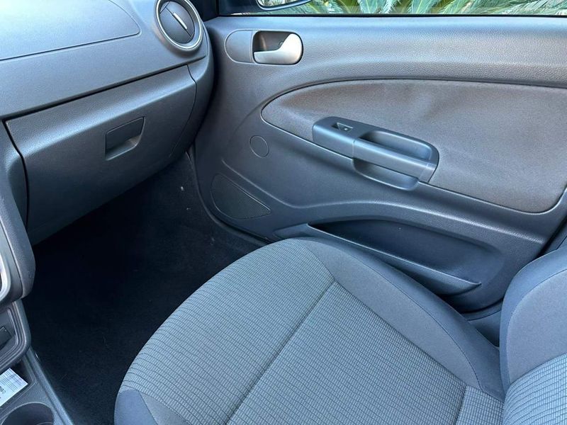 Volkswagen Gol (novo) 1.0 Mi Total Flex 8V 4p 2013/2013 CONCEPT MOTORS PASSO FUNDO / Carros no Vale