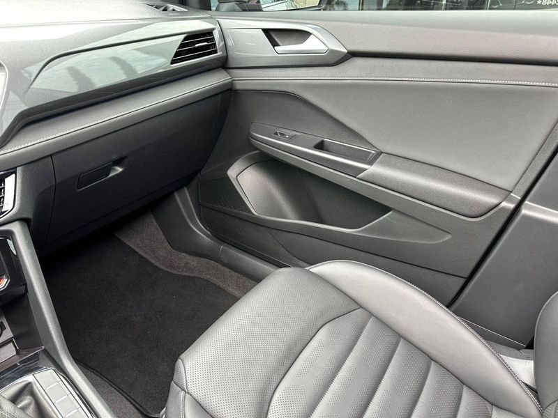 Volkswagen Taos Highline 1.4 250 TSI Flex Aut. 2024/2024 CONCEPT MOTORS PASSO FUNDO / Carros no Vale