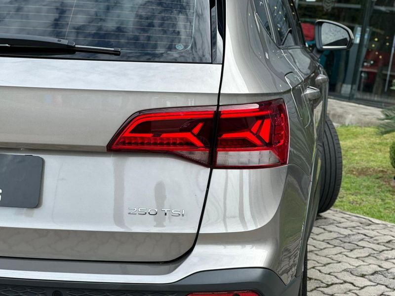 Volkswagen Taos Highline 1.4 250 TSI Flex Aut. 2024/2024 CONCEPT MOTORS PASSO FUNDO / Carros no Vale