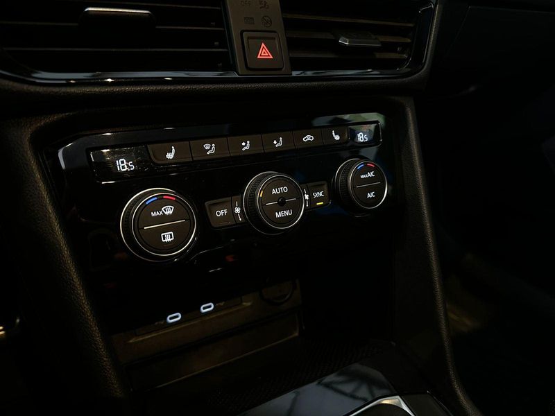 Volkswagen Taos Highline 1.4 250 TSI Flex Aut. 2022/2023 CONCEPT MOTORS PASSO FUNDO / Carros no Vale