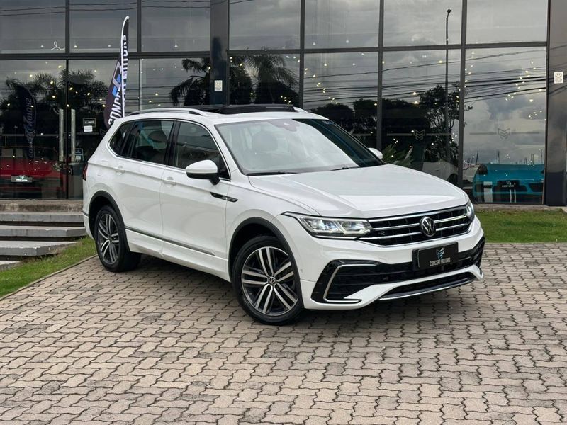 Volkswagen Tiguan Allspac R-Line 300 TSI 2.0 2023/2024 CONCEPT MOTORS PASSO FUNDO / Carros no Vale