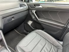 Volkswagen Tiguan Allspac R-Line 300 TSI 2.0 2023/2024 CONCEPT MOTORS PASSO FUNDO / Carros no Vale
