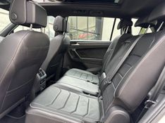 Volkswagen Tiguan Allspac R-Line 300 TSI 2.0 2023/2024 CONCEPT MOTORS PASSO FUNDO / Carros no Vale