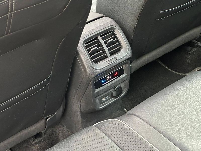 Volkswagen Tiguan Allspac R-Line 300 TSI 2.0 2023/2024 CONCEPT MOTORS PASSO FUNDO / Carros no Vale