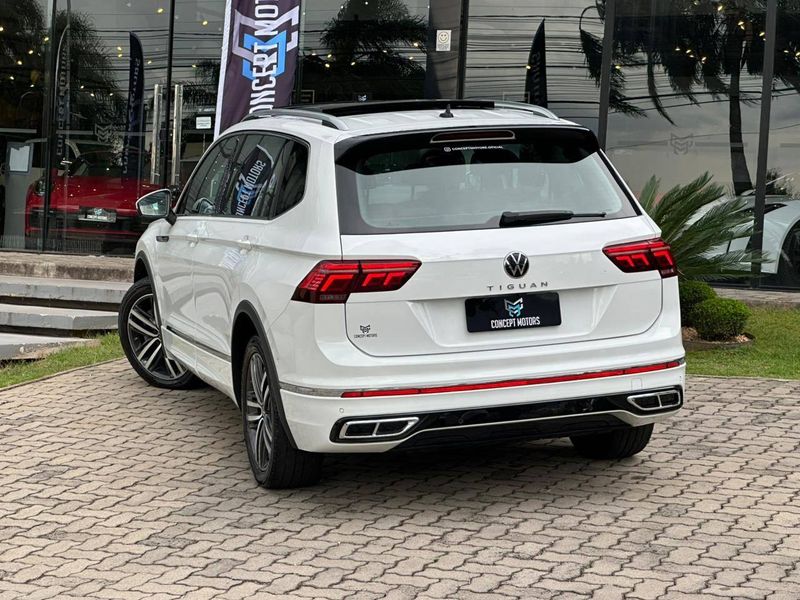 Volkswagen Tiguan Allspac R-Line 300 TSI 2.0 2023/2024 CONCEPT MOTORS PASSO FUNDO / Carros no Vale