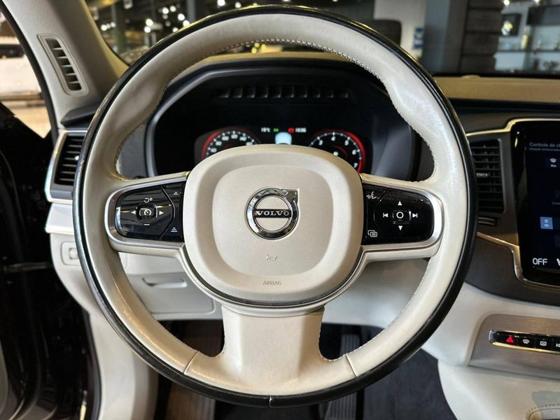 Volvo XC 90 T-6 MOMENTUM 2.0 320cv 5P 2017/2018 CONCEPT MOTORS PASSO FUNDO / Carros no Vale