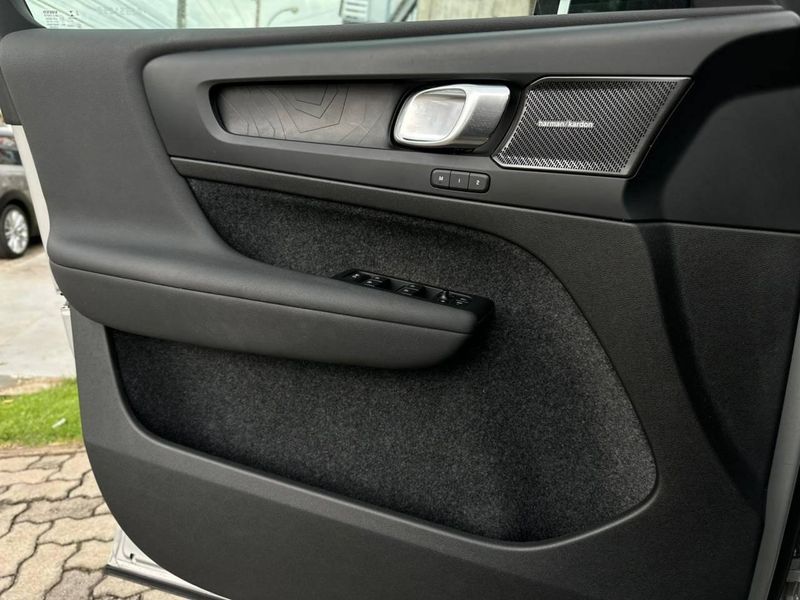 Volvo XC40 Recharge Plus (ElÃ©trico) 2022/2023 CONCEPT MOTORS PASSO FUNDO / Carros no Vale