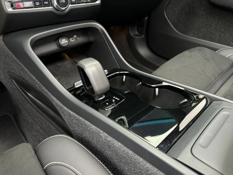 Volvo XC40 Recharge Plus (ElÃ©trico) 2023/2024 CONCEPT MOTORS PASSO FUNDO / Carros no Vale