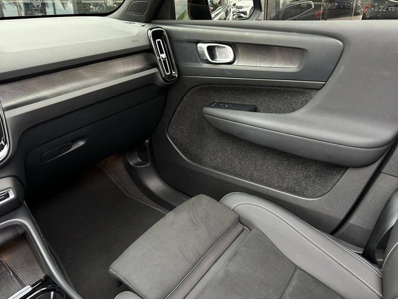 Volvo XC40 Recharge Plus (ElÃ©trico) 2023/2024 CONCEPT MOTORS PASSO FUNDO / Carros no Vale