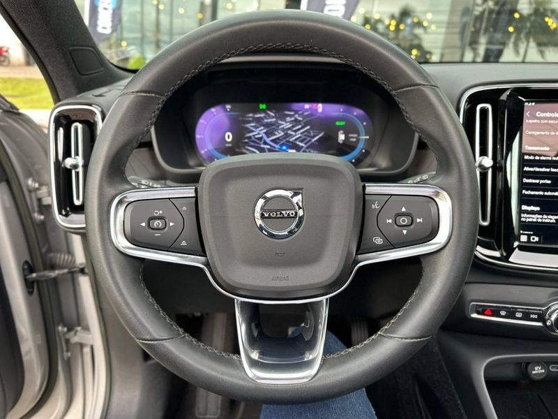 Volvo XC40 Recharge Plus (ElÃ©trico) 2022/2023 CONCEPT MOTORS PASSO FUNDO / Carros no Vale