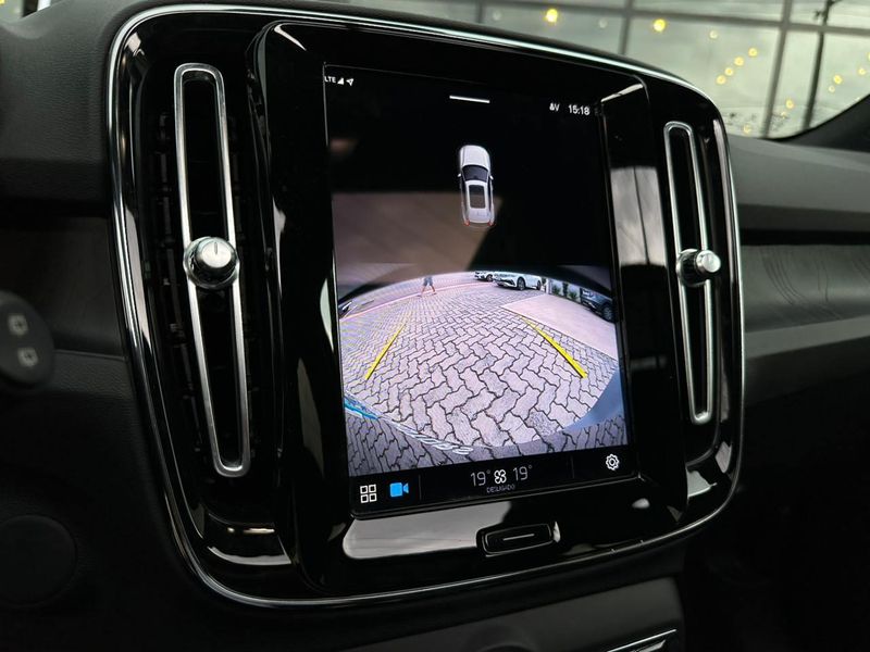 Volvo XC40 Recharge Plus (ElÃ©trico) 2022/2023 CONCEPT MOTORS PASSO FUNDO / Carros no Vale