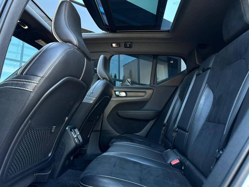 Volvo XC40 T-5 R-DESIGN 2.0 252cv AWD 2019/2020 CONCEPT MOTORS PASSO FUNDO / Carros no Vale Volvo XC40 T-5 R-DESIGN 2.0 252cv AWD 2019/2020 CONCEPT MOTORS PASSO FUNDO / Carros no Vale