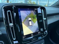 Volvo XC40 T-5 R-DESIGN 2.0 252cv AWD 2019/2020 CONCEPT MOTORS PASSO FUNDO / Carros no Vale