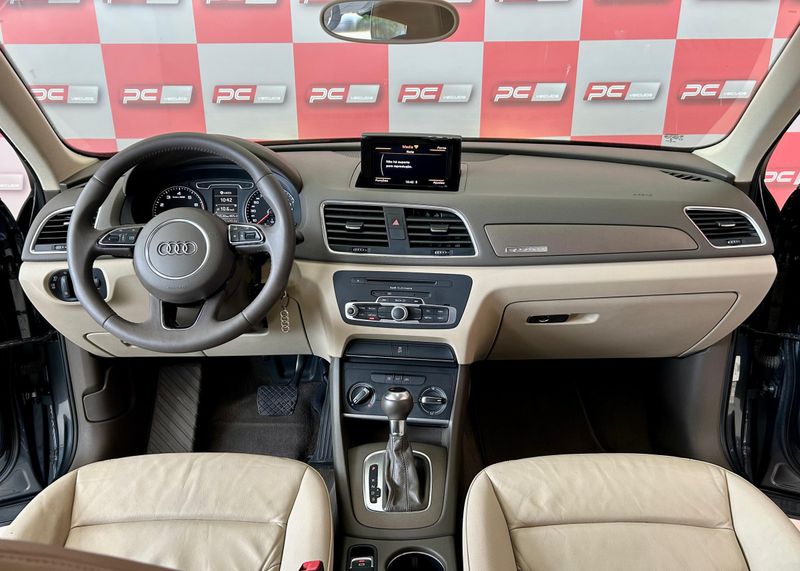 Audi Q3 2.0 TFSI Quat 170/180cv S-tronic 2013/2014 PC VEÍCULOS SANTA CRUZ DO SUL / Carros no Vale