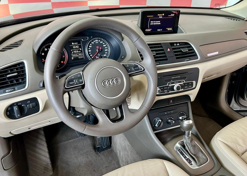 Audi Q3 2.0 TFSI Quat 170/180cv S-tronic 2013/2014 PC VEÍCULOS SANTA CRUZ DO SUL / Carros no Vale