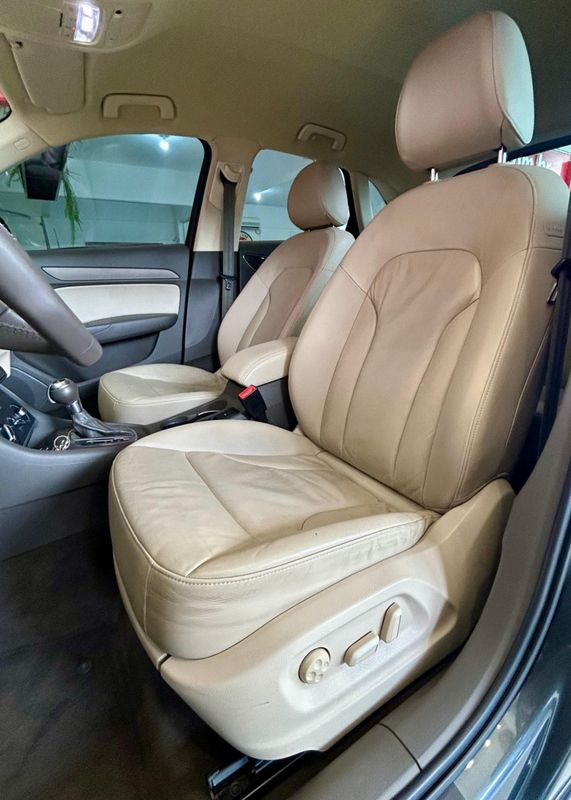 Audi Q3 2.0 TFSI Quat 170/180cv S-tronic 2013/2014 PC VEÍCULOS SANTA CRUZ DO SUL / Carros no Vale