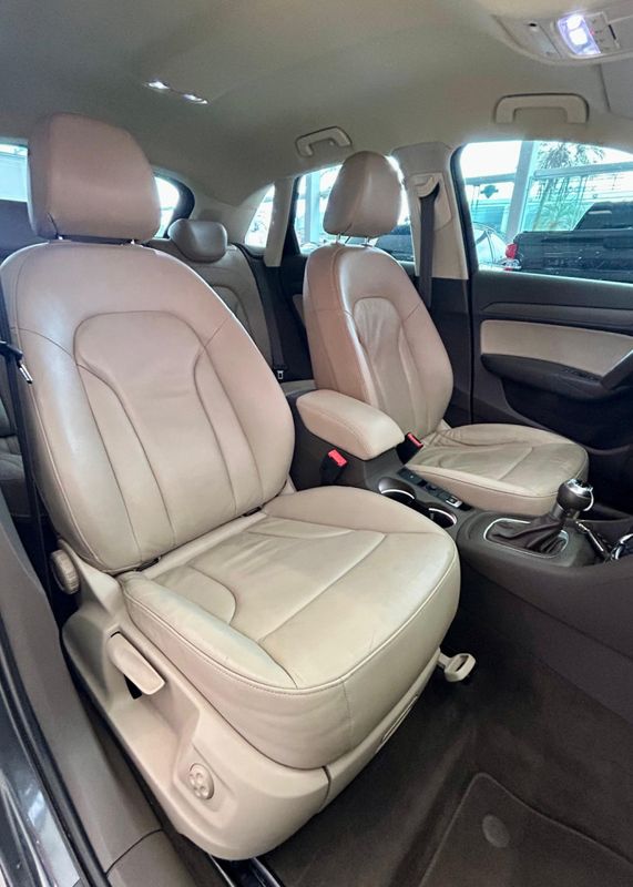 Audi Q3 2.0 TFSI Quat 170/180cv S-tronic 2013/2014 PC VEÍCULOS SANTA CRUZ DO SUL / Carros no Vale