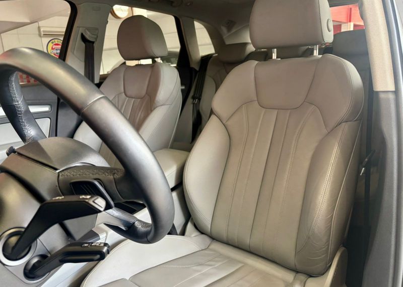 Audi Q5 S-Line 2.0 TFSI Quattro S-tronic 252cv 2021/2021 PC VEÍCULOS SANTA CRUZ DO SUL / Carros no Vale