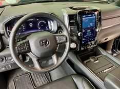 RAM 1500 LIMITED NIGHT EDITION 5.7 4×4 2024/2024 PC VEÍCULOS SANTA CRUZ DO SUL / Carros no Vale