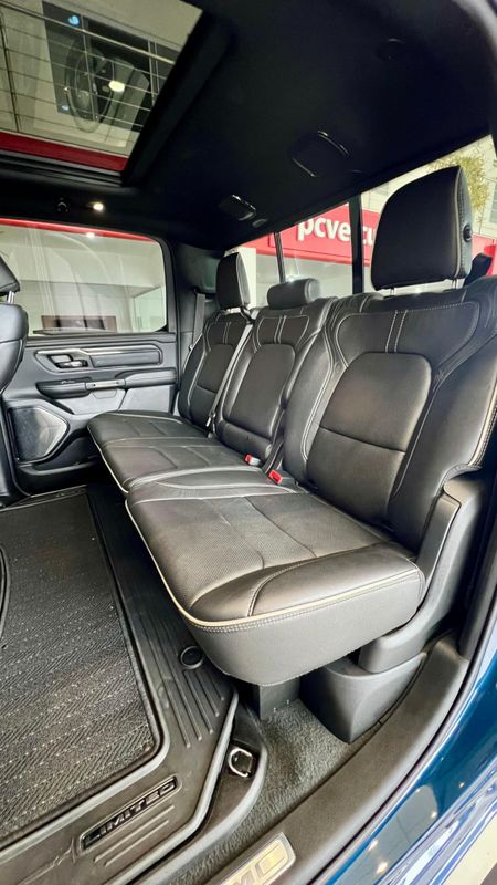 RAM 1500 LIMITED NIGHT EDITION 5.7 4×4 2024/2024 PC VEÍCULOS SANTA CRUZ DO SUL / Carros no Vale