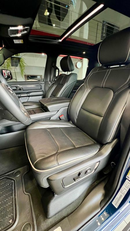 RAM 1500 LIMITED NIGHT EDITION 5.7 4×4 2024/2024 PC VEÍCULOS SANTA CRUZ DO SUL / Carros no Vale