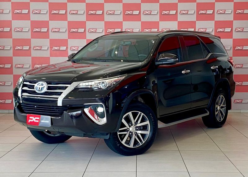 Toyota Hilux SW4 SRX 4×4 2.8 TDI 16V Dies 2017/2018 PC VEÍCULOS SANTA CRUZ DO SUL / Carros no Vale