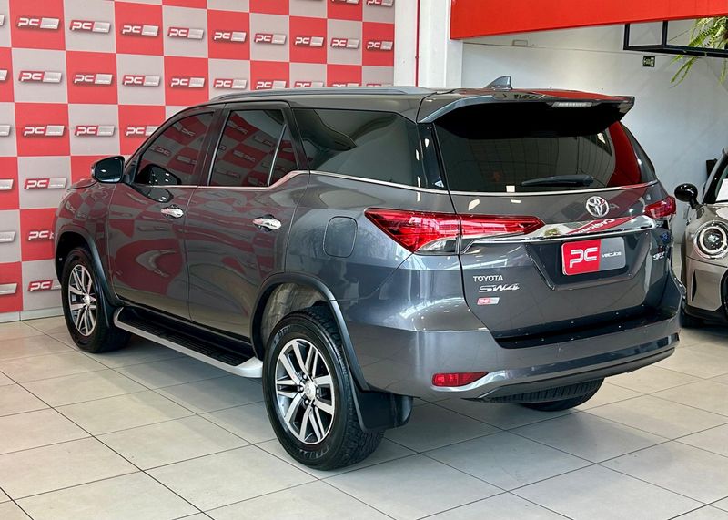 Toyota Hilux SW4 SRX 4×4 2.8 TDI 16V Dies 2018/2019 PC VEÍCULOS SANTA CRUZ DO SUL / Carros no Vale