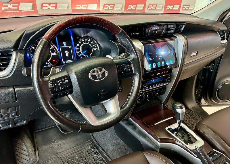 Toyota Hilux SW4 SRX 4×4 2.8 TDI 16V Dies 2018/2019 PC VEÍCULOS SANTA CRUZ DO SUL / Carros no Vale