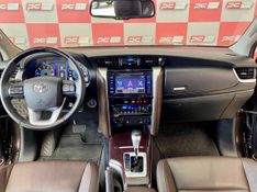 Toyota Hilux SW4 SRX 4×4 2.8 TDI 16V Dies 2017/2018 PC VEÍCULOS SANTA CRUZ DO SUL / Carros no Vale