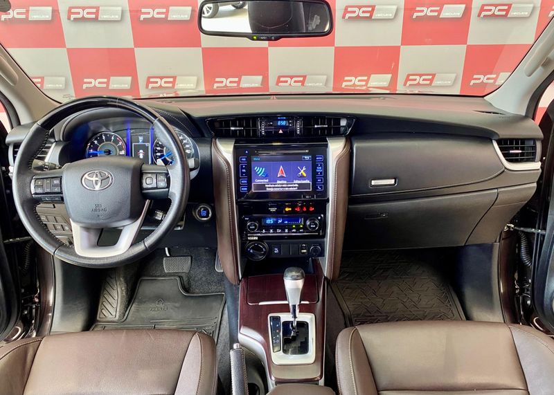 Toyota Hilux SW4 SRX 4×4 2.8 TDI 16V Dies 2017/2018 PC VEÍCULOS SANTA CRUZ DO SUL / Carros no Vale
