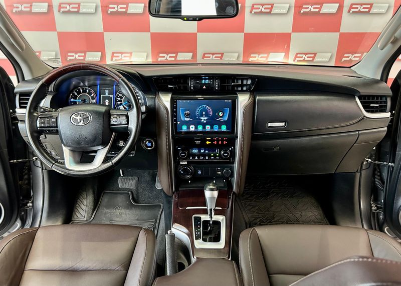 Toyota Hilux SW4 SRX 4×4 2.8 TDI 16V Dies 2018/2019 PC VEÍCULOS SANTA CRUZ DO SUL / Carros no Vale