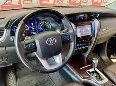 Toyota Hilux SW4 SRX 4×4 2.8 TDI 16V Dies 2017/2018 PC VEÍCULOS SANTA CRUZ DO SUL / Carros no Vale
