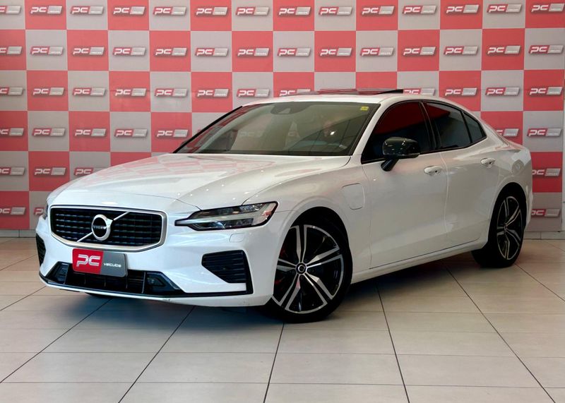 Volvo S60 T-8 R-DESIGN 2.0 407cv (Híbrido) 2020/2020 PC VEÍCULOS SANTA CRUZ DO SUL / Carros no Vale