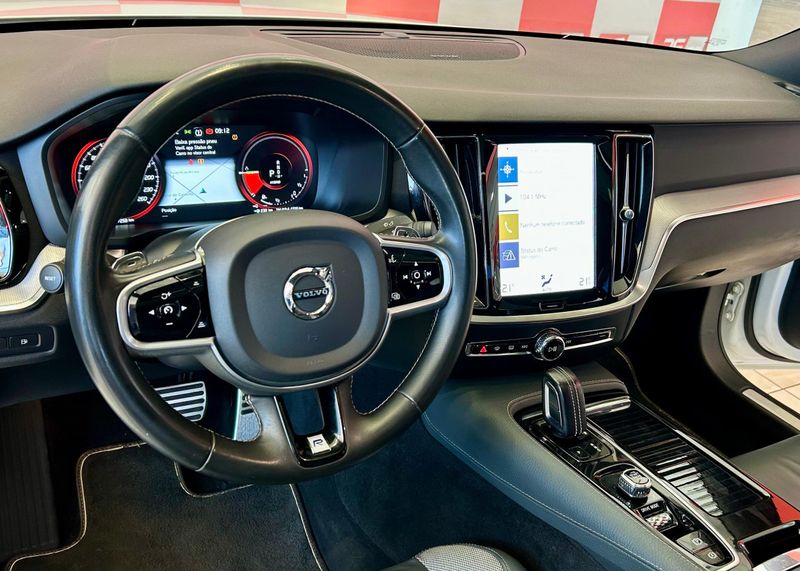 Volvo S60 T-8 R-DESIGN 2.0 407cv (Híbrido) 2020/2020 PC VEÍCULOS SANTA CRUZ DO SUL / Carros no Vale