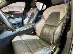 Volvo S60 T-8 R-DESIGN 2.0 407cv (Híbrido) 2020/2020 PC VEÍCULOS SANTA CRUZ DO SUL / Carros no Vale