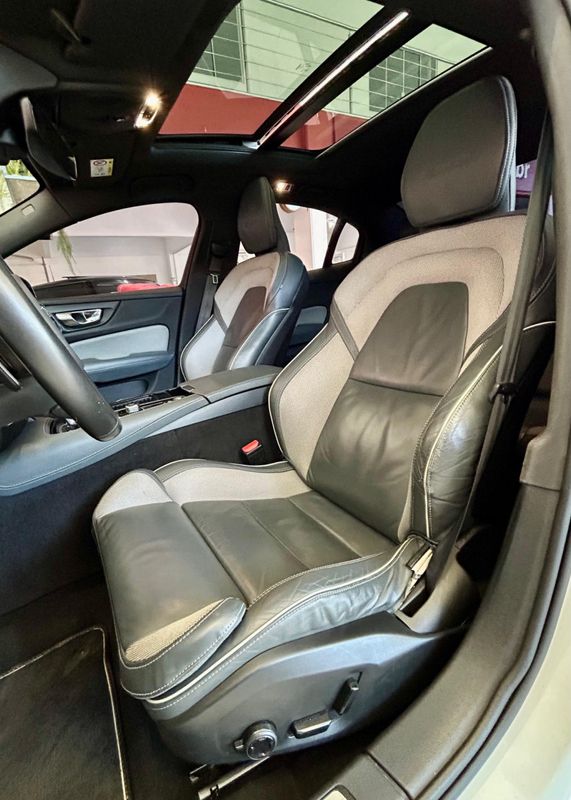 Volvo S60 T-8 R-DESIGN 2.0 407cv (Híbrido) 2020/2020 PC VEÍCULOS SANTA CRUZ DO SUL / Carros no Vale