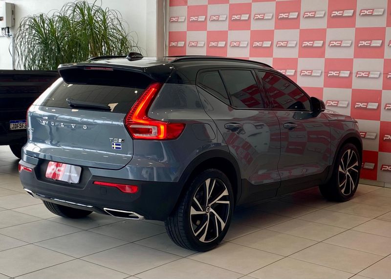 Volvo XC 40 T-5 R-DESIGN 2.0 252cv AWD 2019/2020 PC VEÍCULOS SANTA CRUZ DO SUL / Carros no Vale