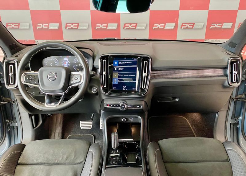 Volvo XC 40 T-5 R-DESIGN 2.0 252cv AWD 2019/2020 PC VEÍCULOS SANTA CRUZ DO SUL / Carros no Vale