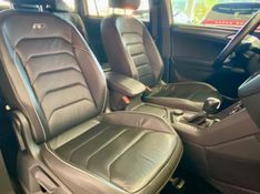VOLKSWAGEN TIGUAN Allspac R-Line 350 TSI 2.0 4×4 2019/2019 PC VEÍCULOS SANTA CRUZ DO SUL / Carros no Vale