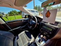 VOLKSWAGEN JETTA 2.0 TRENDLINE FLEX 4P TIPTRONIC 2011/2011 CRUZEIRO MULTIMARCAS CRUZEIRO DO SUL / Carros no Vale