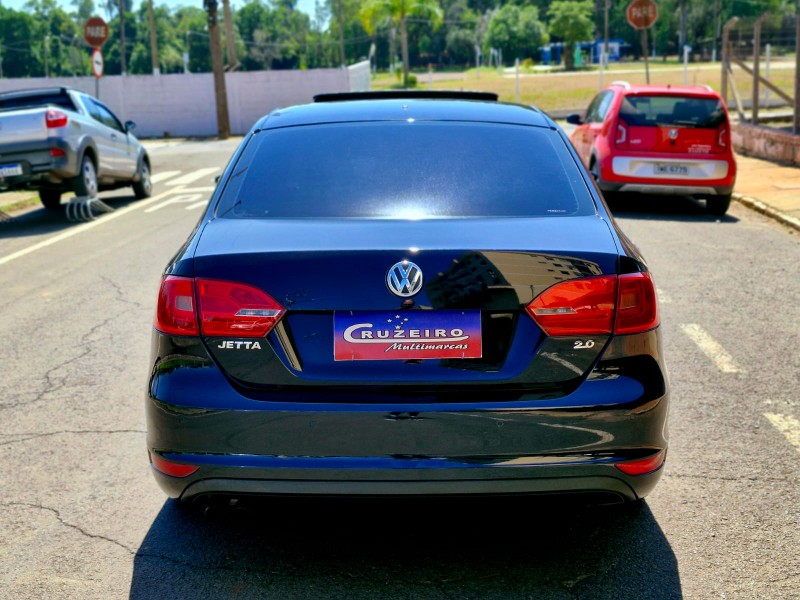 VOLKSWAGEN JETTA 2.0 TRENDLINE FLEX 4P TIPTRONIC 2011/2011 CRUZEIRO MULTIMARCAS CRUZEIRO DO SUL / Carros no Vale
