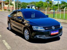 VOLKSWAGEN JETTA 2.0 TRENDLINE FLEX 4P TIPTRONIC 2011/2011 CRUZEIRO MULTIMARCAS CRUZEIRO DO SUL / Carros no Vale