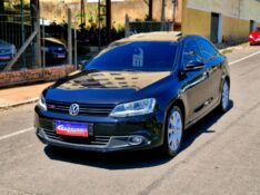 VOLKSWAGEN JETTA 2.0 TRENDLINE FLEX 4P TIPTRONIC 2011/2011 CRUZEIRO MULTIMARCAS CRUZEIRO DO SUL / Carros no Vale
