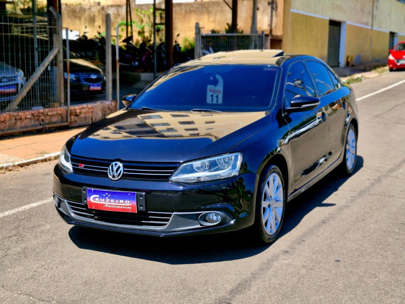 VOLKSWAGEN JETTA 2.0 TRENDLINE FLEX 4P TIPTRONIC 2011/2011 CRUZEIRO MULTIMARCAS CRUZEIRO DO SUL / Carros no Vale