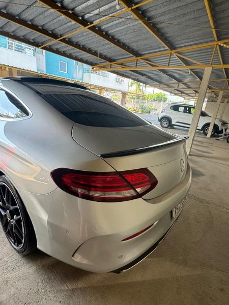 MERCEDES-BENZ C 180 COUPE SPORT 1.6 TB 2019/2020 PREMIUM AUTOMÓVEIS ARROIO DO MEIO / Carros no Vale