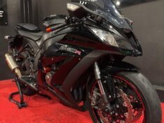 KAWASAKI NINJA ZX-10 R /2011 EXCLUSIVO VEÍCULOS SANTA CRUZ DO SUL / Carros no Vale